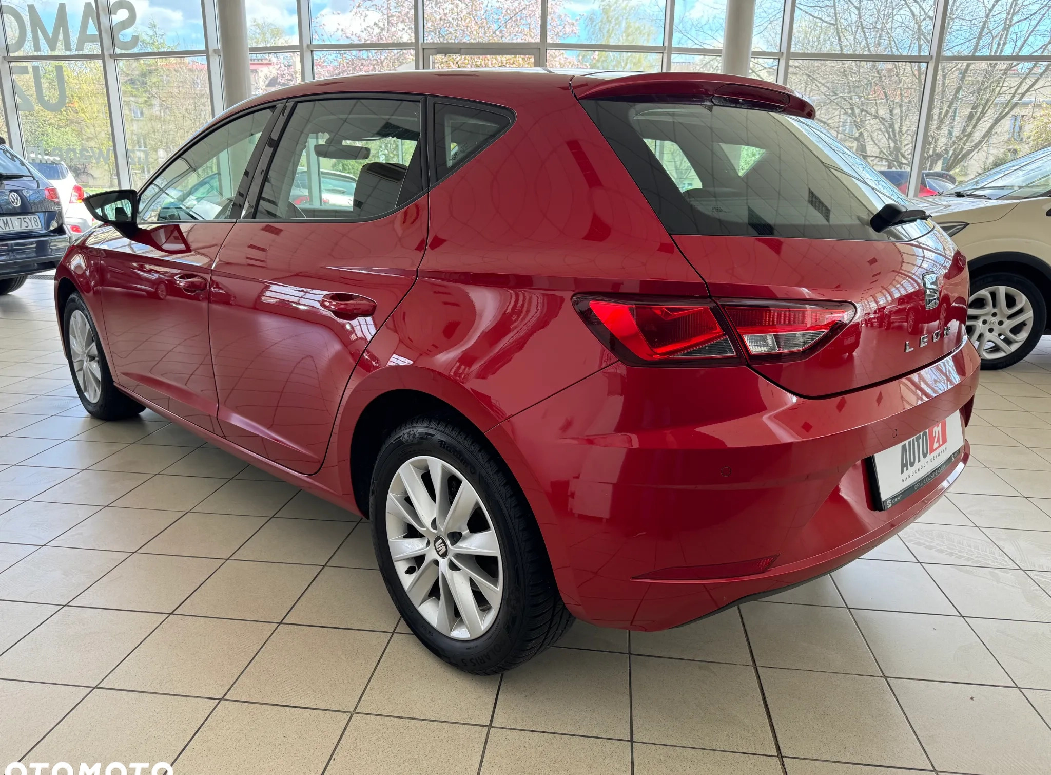 Seat Leon cena 56900 przebieg: 149000, rok produkcji 2019 z Kudowa-Zdrój małe 379